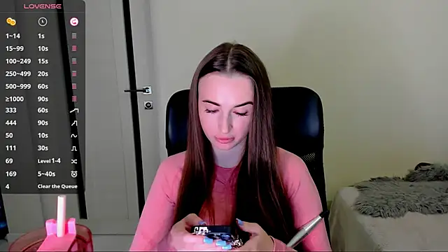 Kimmberr online show from October 2025 04:45:01 AM