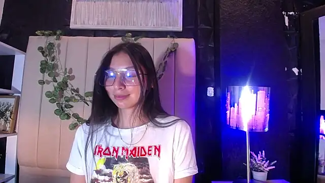 kendall saenz online show from October 2025 07:32:02 PM