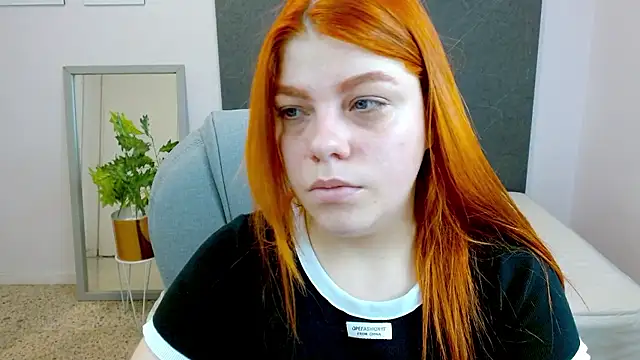 lucie nicolls online show from December 2024 08:22:02 PM