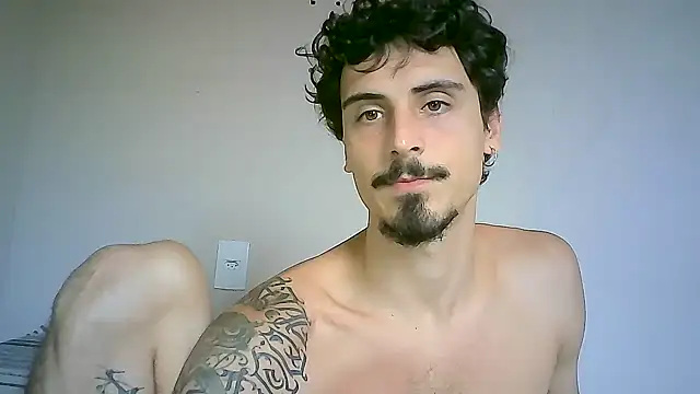 Snapshot of milkoffe chatting on December 2024 04:49:01 PM milkoffe online show from December 2024 04:49:01 PM