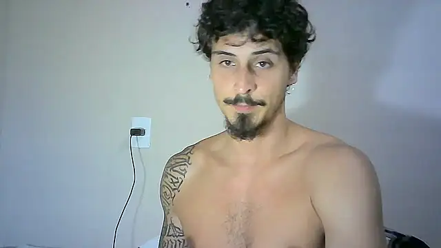 Snapshot of milkoffe chatting on January 2025 02:04:01 AM milkoffe online show from January 2025 02:04:01 AM