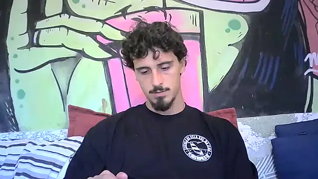 Snapshot of milkoffe chatting on March 2025 08:11:01 PM milkoffe online show from March 2025 08:11:01 PM