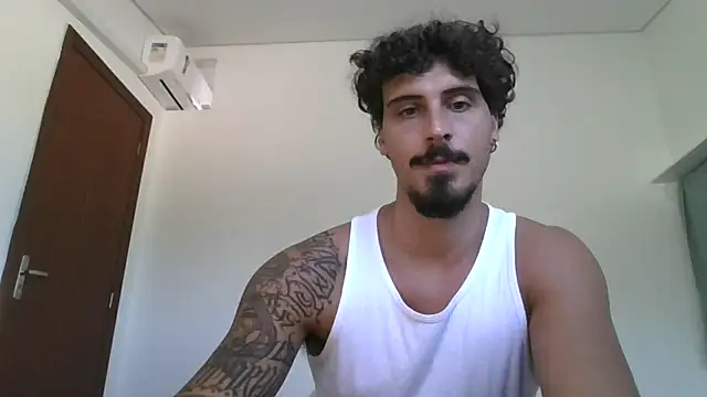 Snapshot of milkoffe chatting on February 2026 01:10:01 PM milkoffe online show from February 2026 01:10:01 PM