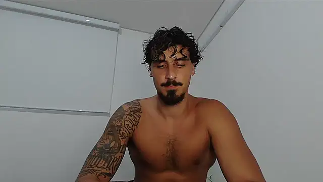 Snapshot of milkoffe chatting on February 2026 09:55:02 PM milkoffe online show from February 2026 09:55:02 PM