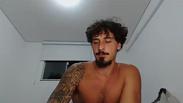 Snapshot of milkoffe chatting on February 2026 02:52:01 AM milkoffe online show from February 2026 02:52:01 AM