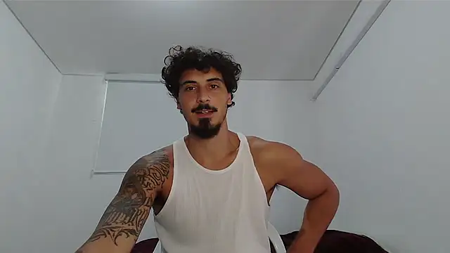 Snapshot of milkoffe chatting on February 2026 01:56:01 PM milkoffe online show from February 2026 01:56:01 PM