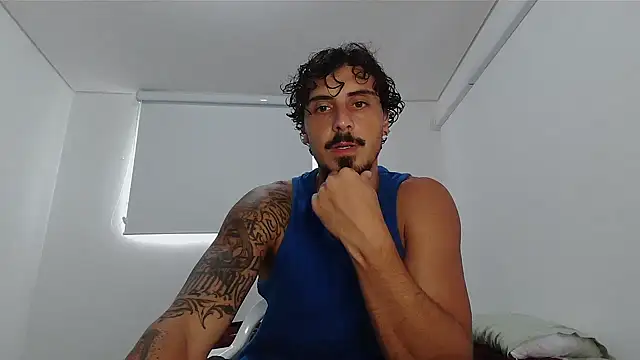 Snapshot of milkoffe chatting on March 2026 06:10:01 PM milkoffe online show from March 2026 06:10:01 PM