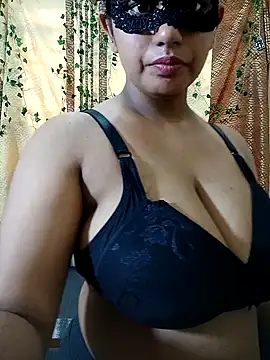 Snapshot of OneDisplay chatting on December 2024 09:24:01 AM OneDisplay online show from December 2024 09:24:01 AM