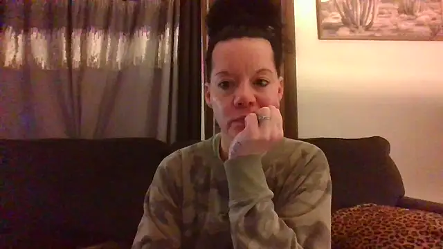 SidneyRaee online show from December 2024 04:38:01 PM