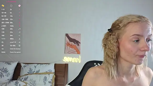 IdaValenti online show from October 2025 11:12:02 PM