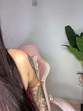 Snapshot of sophialorens_s chatting on December 2024 09:50:01 PM sophialorens s online show from December 2024 09:50:01 PM