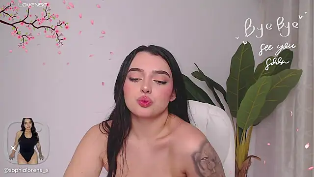 Snapshot of sophialorens_s chatting on February 2025 06:04:02 PM sophialorens s online show from February 2025 06:04:02 PM