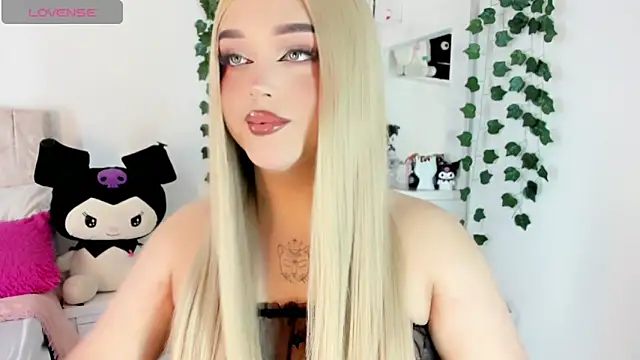 Snapshot of cattriona_muller chatting on June 2026 05:05:01 AM cattriona muller online show from June 2026 05:05:01 AM
