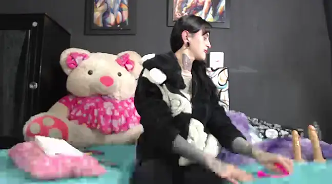 Snapshot of emma_onassis_17 chatting on January 2025 08:57:02 AM emma onassis 17 online show from January 2025 08:57:02 AM