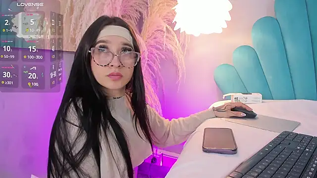 EriKlein online show from November 2025 09:21:02 PM