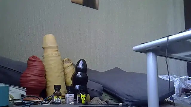 Snapshot of FISTCAMM chatting on September 2025 06:13:02 AM FISTCAMM online show from September 2025 06:13:02 AM