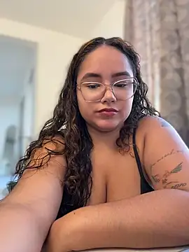 Snapshot of CurlyGirl_1 chatting on June 2026 11:21:02 PM CurlyGirl 1 online show from June 2026 11:21:02 PM