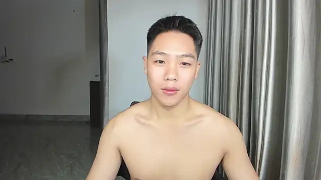 Snapshot of Oliver_Nl chatting on December 2024 04:11:01 PM Oliver Nl online show from December 2024 04:11:01 PM