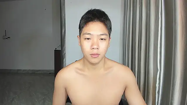 Snapshot of Oliver_Nl chatting on January 2025 04:07:01 AM Oliver Nl online show from January 2025 04:07:01 AM