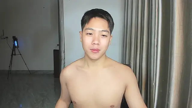 Snapshot of Oliver_Nl chatting on March 2025 05:28:02 PM Oliver Nl online show from March 2025 05:28:02 PM