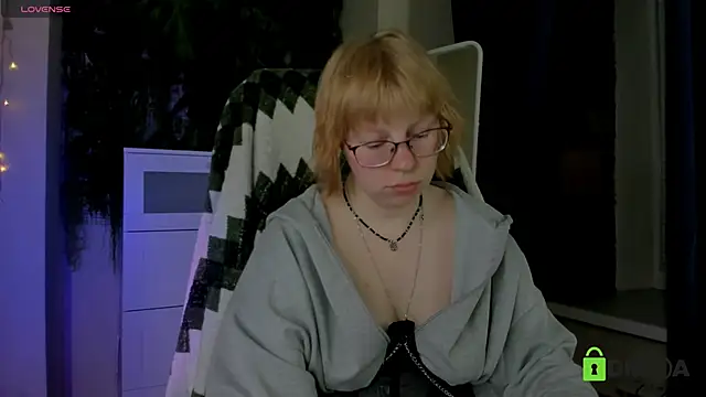 Melissa Wells online show from April 2026 09:39:33 PM