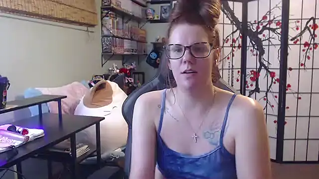 Snapshot of Sarahtineke chatting on June 2026 07:12:01 PM Sarahtineke online show from June 2026 07:12:01 PM