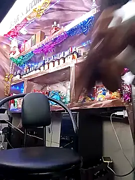 Snapshot of VivienAndClark chatting on December 2024 04:46:02 PM VivienAndClark online show from December 2024 04:46:02 PM