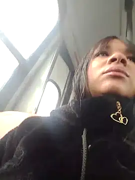 Snapshot of VivienAndClark chatting on March 2025 02:23:01 PM VivienAndClark online show from March 2025 02:23:01 PM