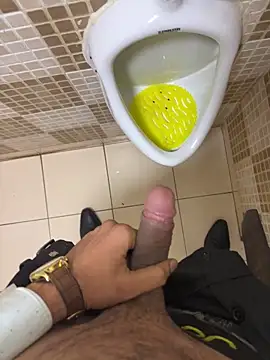 Snapshot of hitlar1026 chatting on November 2025 01:32:01 PM hitlar1026 online show from November 2025 01:32:01 PM