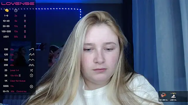 Light Luna online show from November 2025 12:04:02 PM