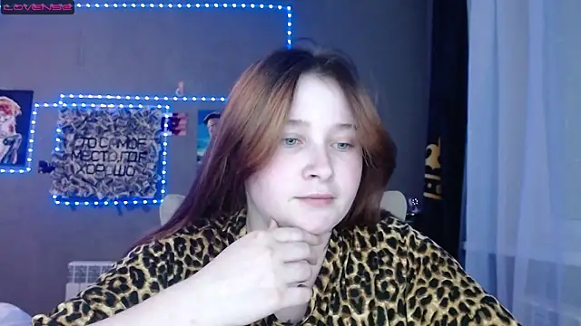 Snapshot of Light_Luna chatting on May 2026 03:30:02 PM Light Luna online show from May 2026 03:30:02 PM