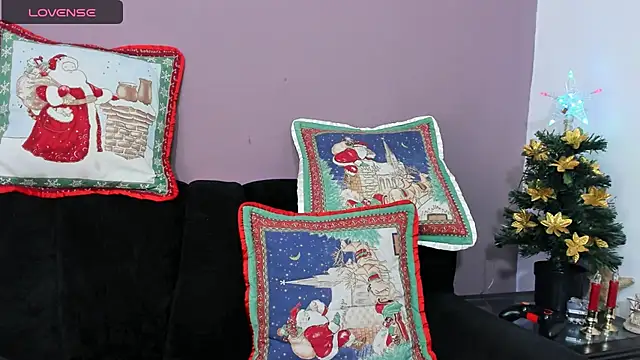 Snapshot of lenna__lujan05 chatting on January 2025 01:52:02 PM lenna  lujan05 online show from January 2025 01:52:02 PM