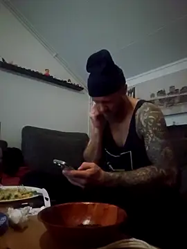 eltoulou online show from December 2025 05:00:01 PM