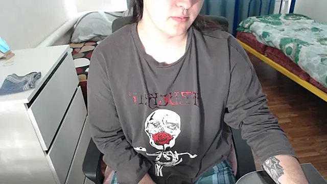 EvaMiron online show from October 2025 09:51:01 AM