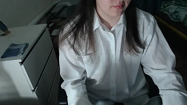 EvaMiron online show from October 2025 01:02:02 PM