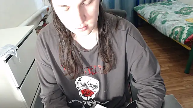 EvaMiron online show from December 2025 07:59:01 AM