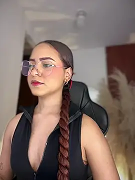 Snapshot of gretta_kler1 chatting on May 2026 03:39:02 PM gretta kler1 online show from May 2026 03:39:02 PM