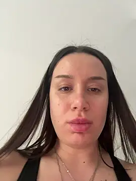 Snapshot of deliaroyal chatting on February 2026 01:18:01 PM deliaroyal online show from February 2026 01:18:01 PM