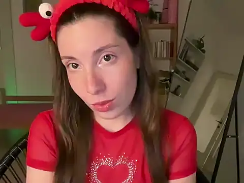 Snapshot of CringeButCute chatting on October 2025 10:32:01 PM CringeButCute online show from October 2025 10:32:01 PM