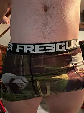 Snapshot of youlo71 chatting on February 2026 04:32:01 PM youlo71 online show from February 2026 04:32:01 PM