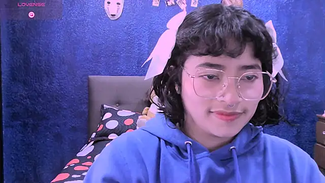 NinaYellow online show from November 2025 01:10:01 PM