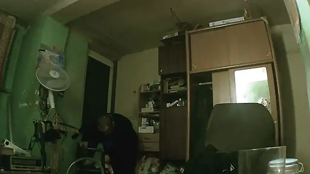 perversalus online show from November 2025 04:07:01 PM