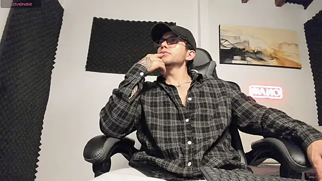 LucianSinclair online show from March 2026 03:32:01 AM