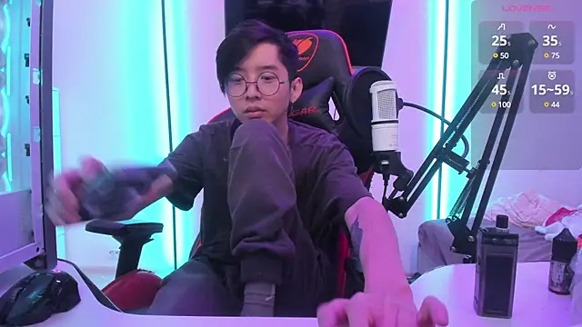 wexlee7 online show from December 2024 12:30:01 AM