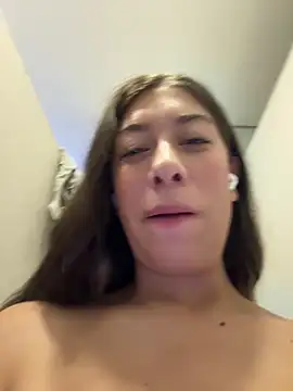 Snapshot of Enyeld_ruru chatting on May 2026 05:52:02 PM Enyeld ruru online show from May 2026 05:52:02 PM