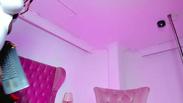 AnnieWestly online show from January 2025 12:26:01 PM