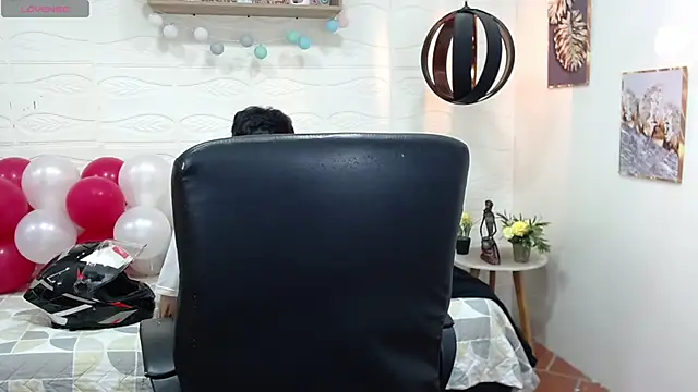 DmitriSanders online show from February 2025 08:26:01 PM