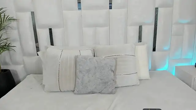 imkrystall online show from January 2026 07:59:01 PM