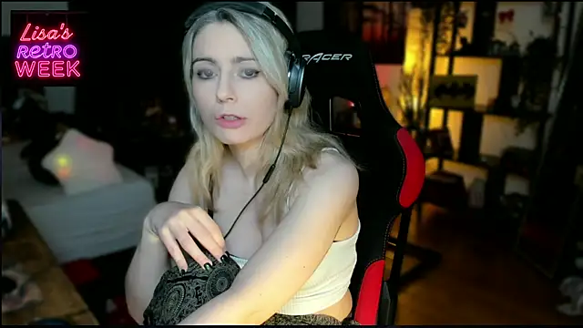 Lisaonthemoon online show from February 2025 08:03:01 PM