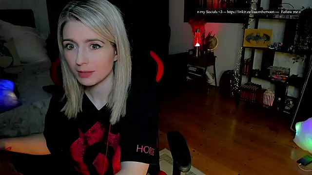 Snapshot of Lisaonthemoon chatting on February 2026 06:24:02 PM Lisaonthemoon online show from February 2026 06:24:02 PM